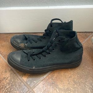 Mens size 9 all black converse